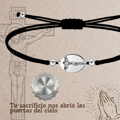 Pulsera Hilo Encerado con Jesús Crucificadocolor Plateado