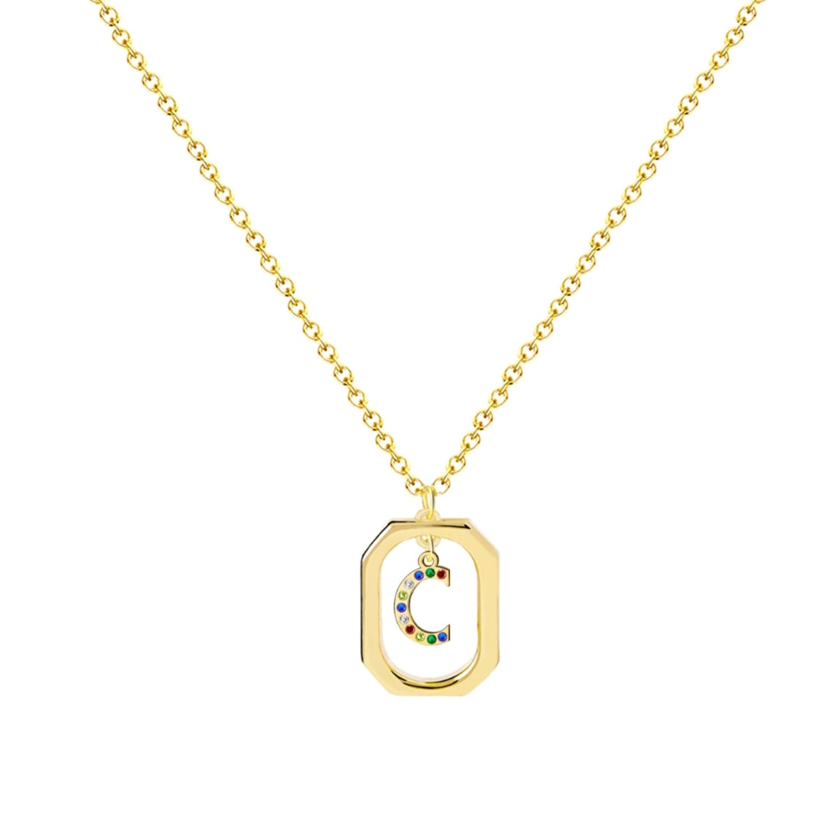 Collar con inicial C y marco geométrico, cristales multicolor y baño de oro 14K. Tarjeta con mensaje "Con C comienza el Cariño". Stainless Steel.