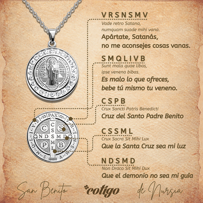 Collar con Medalla de San Benito con Circonitas