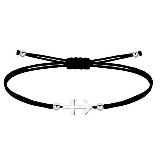 Pulsera de hilo negro con amuleto de Cruz contra el Mal en acero plateado y cierre ajustable con cuentas.