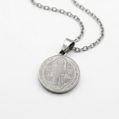 Collar con Medalla de San Benito en Acero