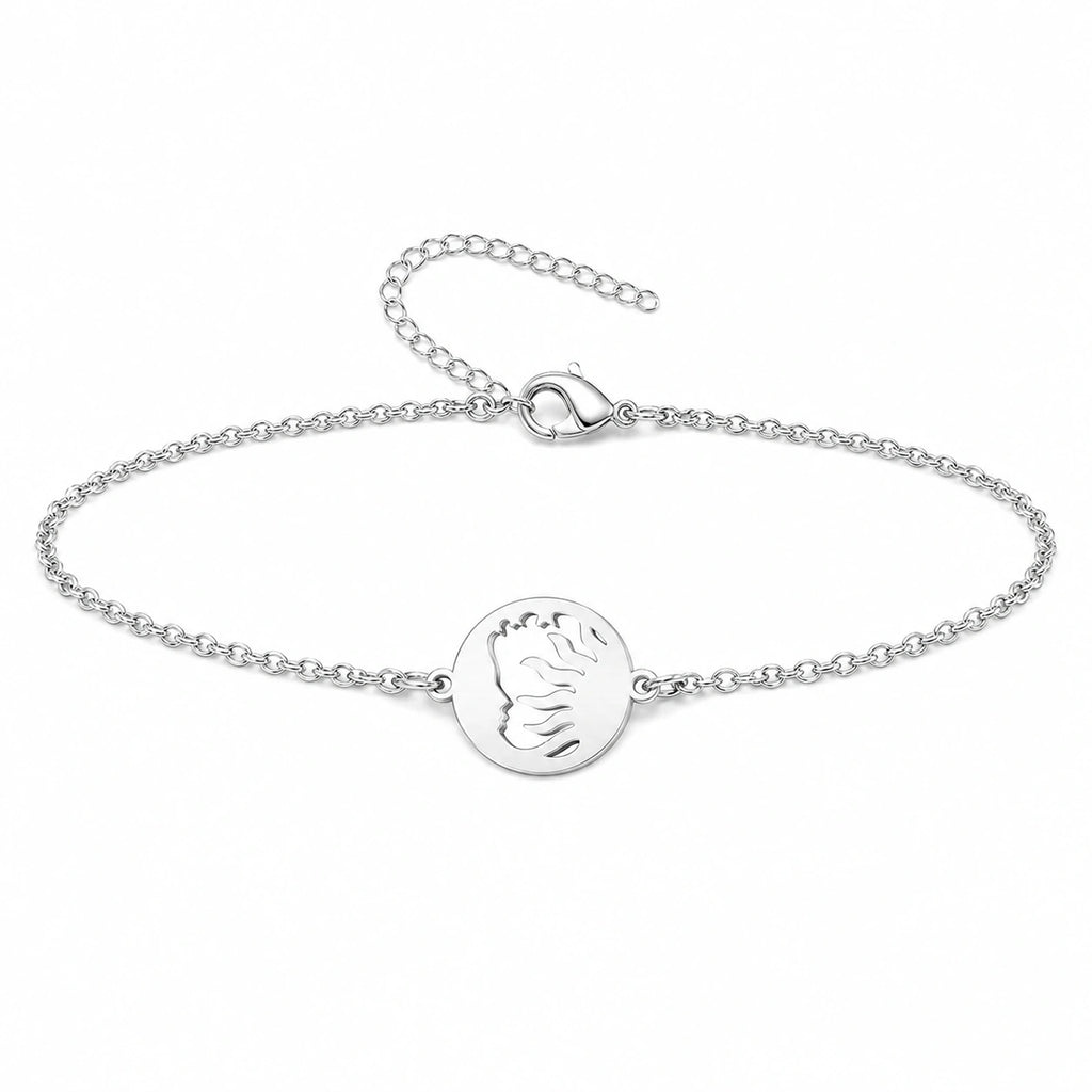 Pulsera Sol y Luna en Acero Inoxidable - Plateado sobre fondo blanco
