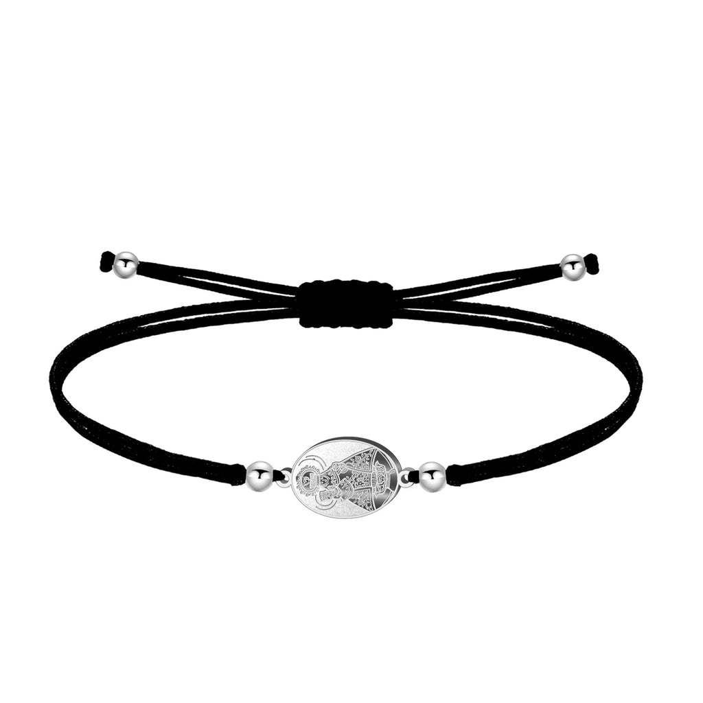 Pulsera de Hilo Encerado con Virgen de Covadonga en Acero Inoxidable sobre fondo blanco