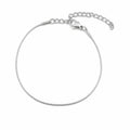 Pulsera de Cadena Serpiente Fina de 1 mm en Acero Inoxidable - Plateado sobre fondo blanco