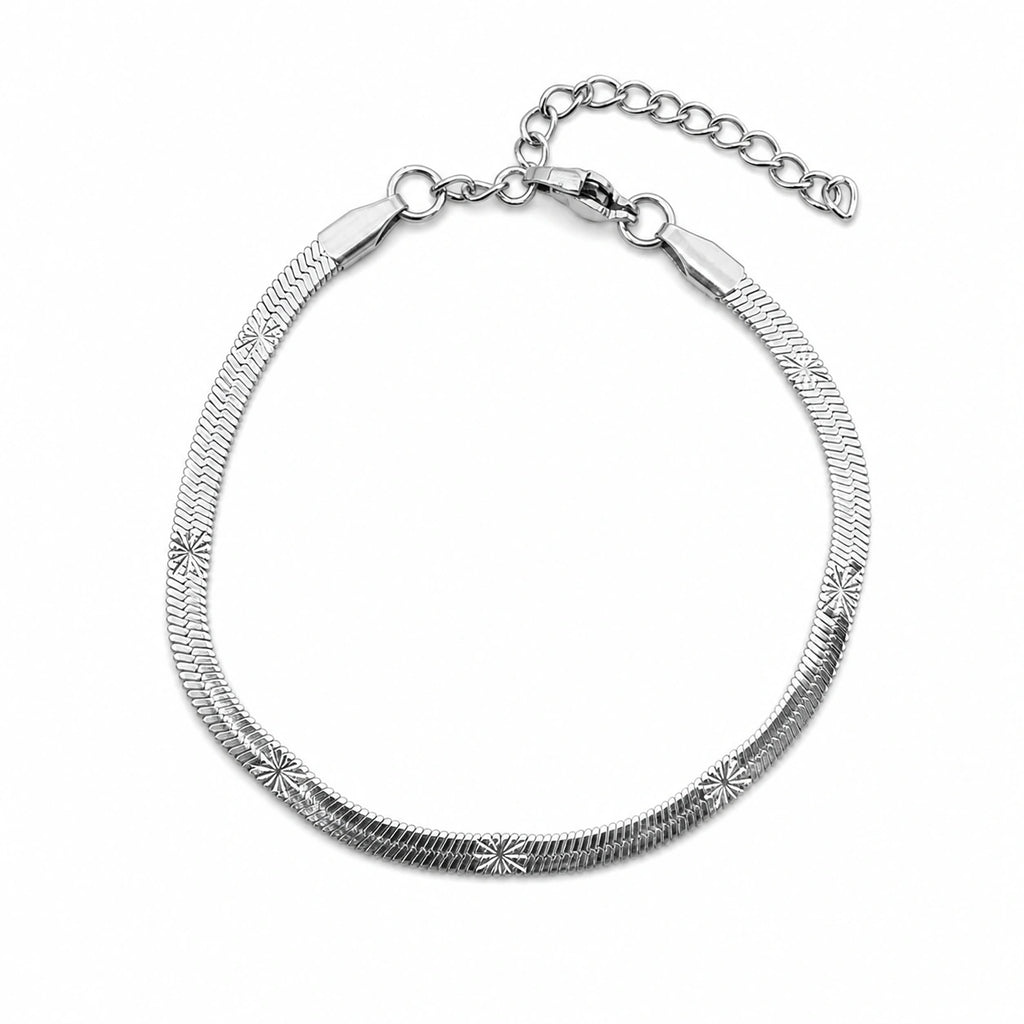 Pulsera de Cadena Serpiente con Detalles de 3 mm en Acero Inoxidable - Plateado sobre fondo blanco