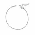 Pulsera de Cadena Eslabón Fino de 1 mm en Acero Inoxidable - Plateado sobre fondo blanco