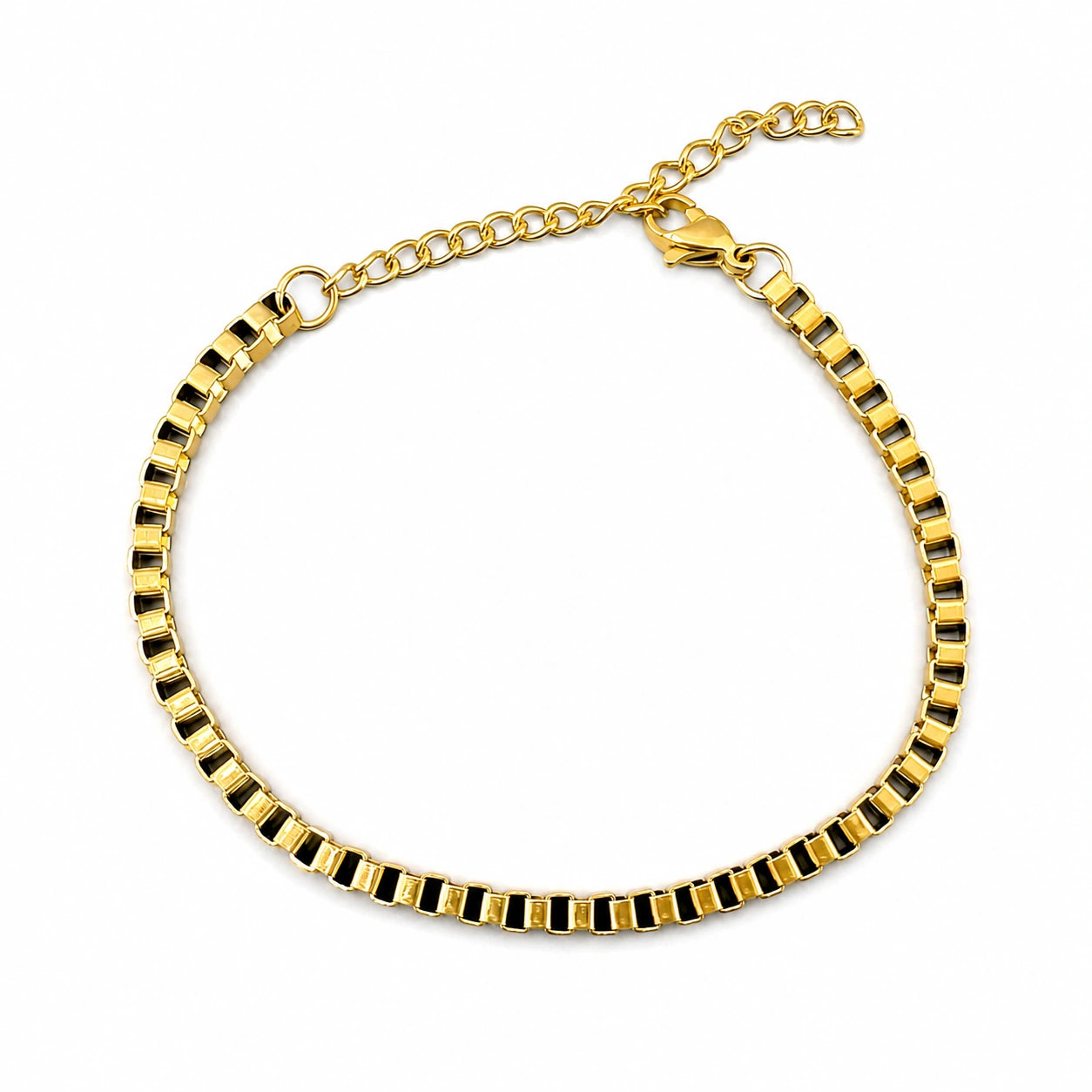 Pulsera de Cadena Caja de 2 mm en Acero Inoxidable - Dorado sobre fondo blanco