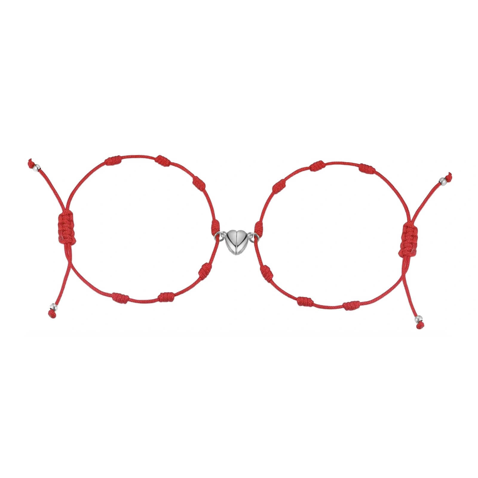 Set de 2 Pulseras de 7 Nudos con Corazón Magnético sobre fondo blanco