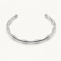 Brazalete Eslabones de Bambú en Acero Inoxidable - Plateado sobre fondo blanco