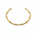 Brazalete Eslabones de Bambú en Acero Inoxidable - Dorado sobre fondo blanco