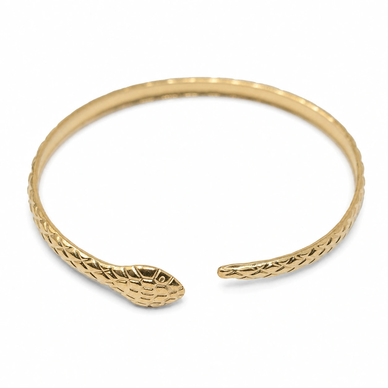 Brazalete Serpiente con Relieve en Acero Inoxidable - Dorado sobre fondo blanco