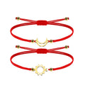 Pulsera de Hilo con Luna y Sol en Acero Inoxidable - Dorado sobre fondo blanco