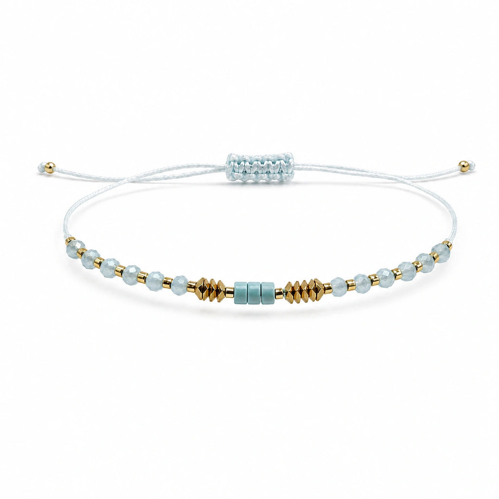 Pulsera de Piedras Naturales con Cuenta Tubular - Verde Menta sobre fondo blanco