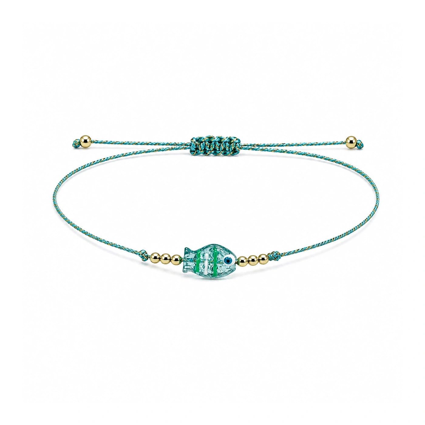 Pulsera de Hilo con Pez de Cristal y Ojo Turco sobre fondo blanco