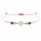 Pulsera de Piedras Naturales con Trébol sobre fondo blanco