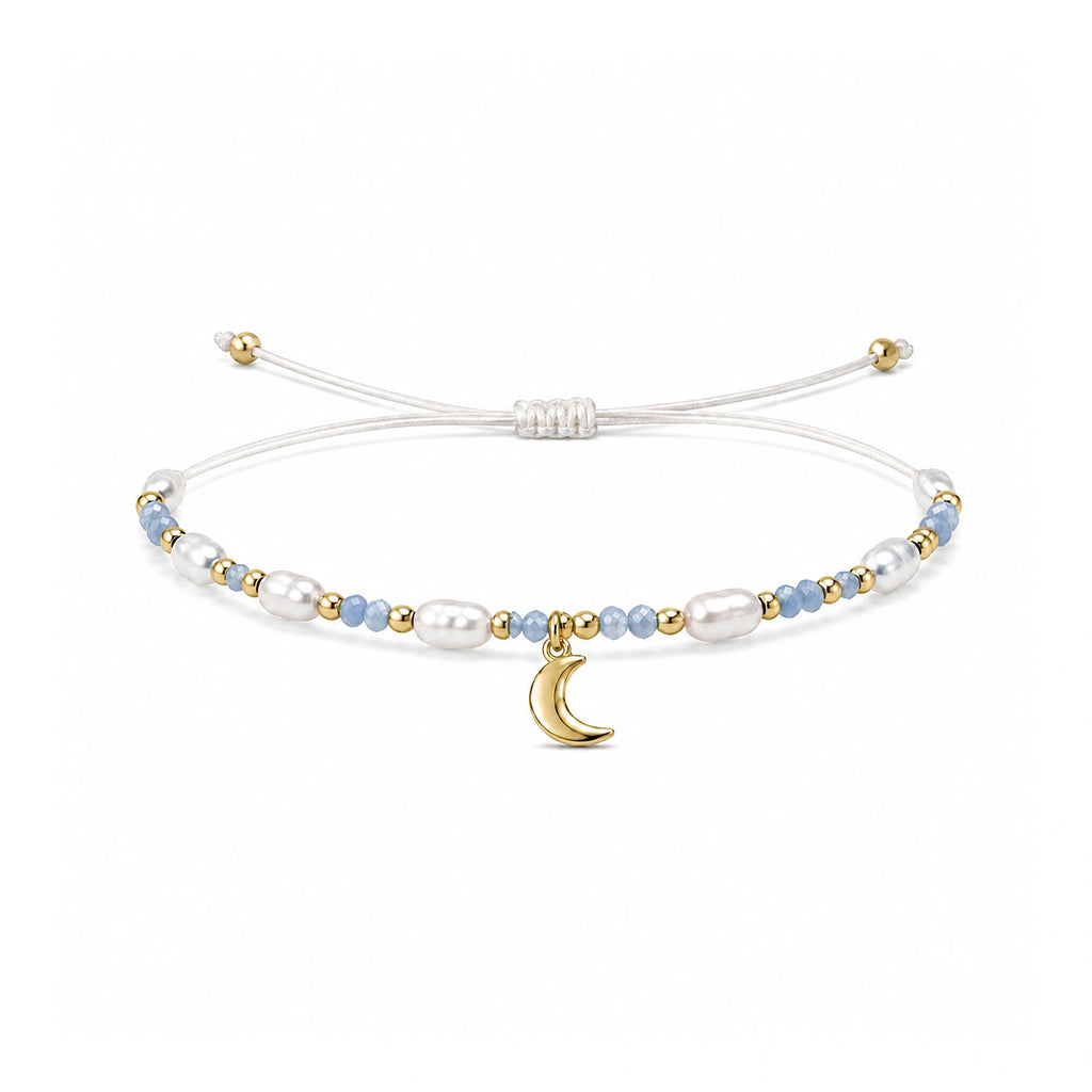 Pulsera de Perlas con Luna sobre fondo blanco