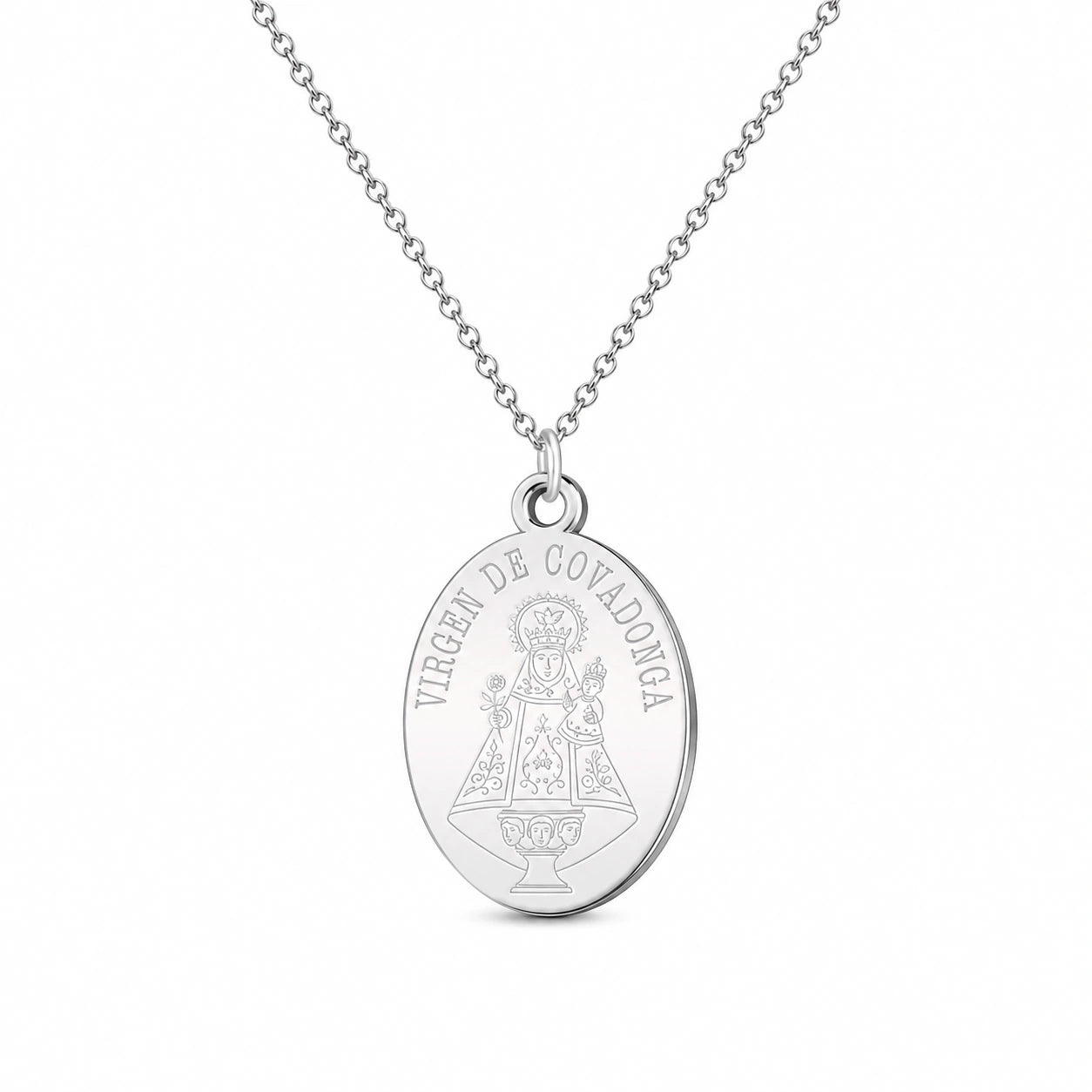Colgante Medalla Virgen de Covadonga en Acero Inoxidable sobre fondo blanco