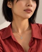 Collar de corazón asimétrico con circonitas — Plateado. Propuesta de combinación y uso, SKU 25386.