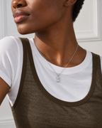 Collar de osito con circonita redonda — Plateado. Propuesta de combinación y uso, SKU 25394.