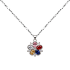Collar de flor multicolor con circonitas, con pétalos de distintos colores, sobre fondo blanco.