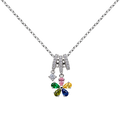 Collar de flor con circonitas de colores, con detalles rosas, verdes, amarillos y azules, sobre fondo blanco.