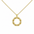 Collar de círculo dorado con circonitas, vista frontal sobre fondo blanco.