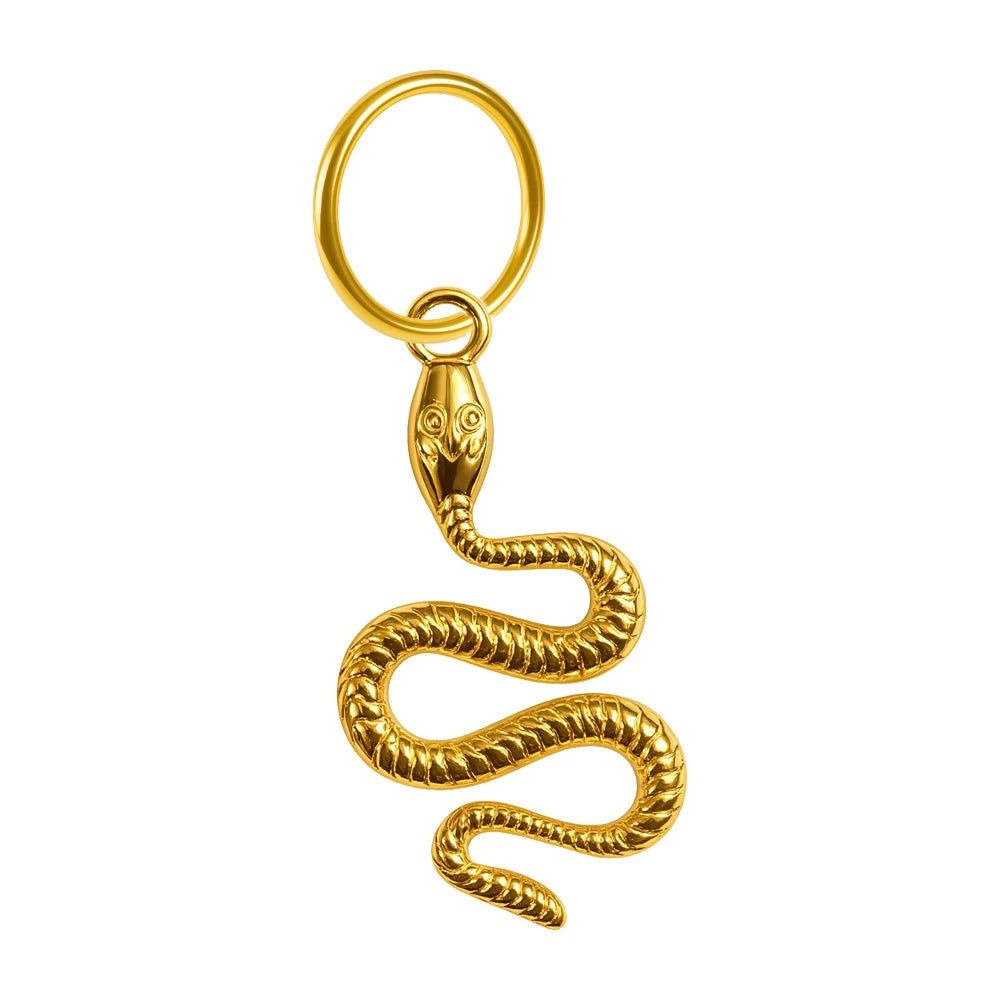 Charm colgante de serpiente dorada con aro de acero