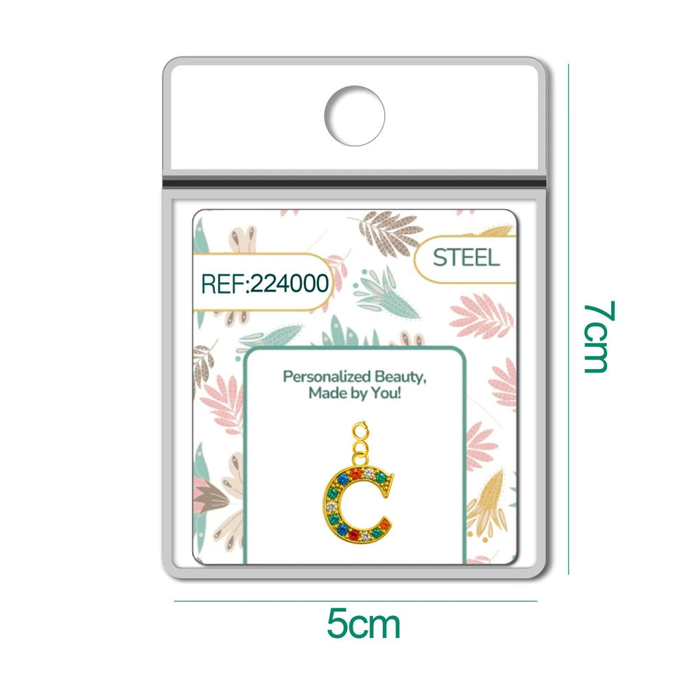 Charm Acero Dorado con Circonita Letra C Multicolor con Cierre detalle