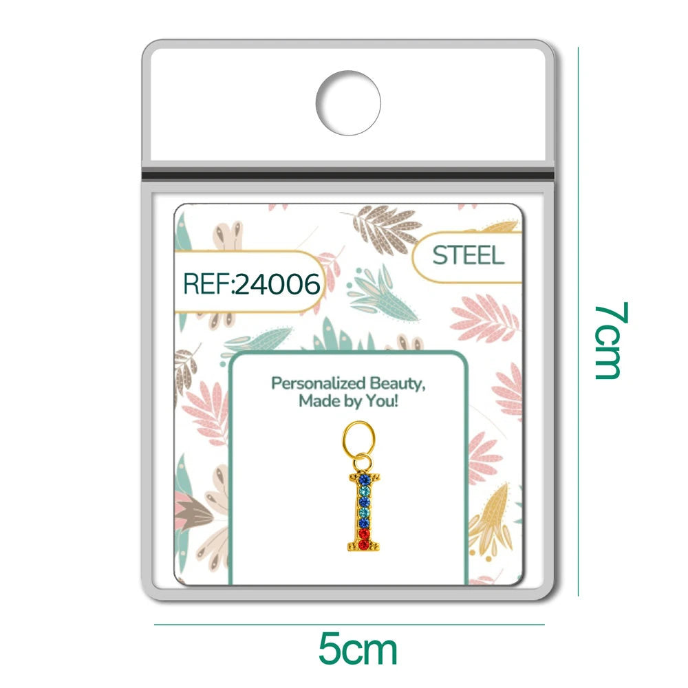 Charm Acero Dorado con Circonita Letra I Colgante detalle