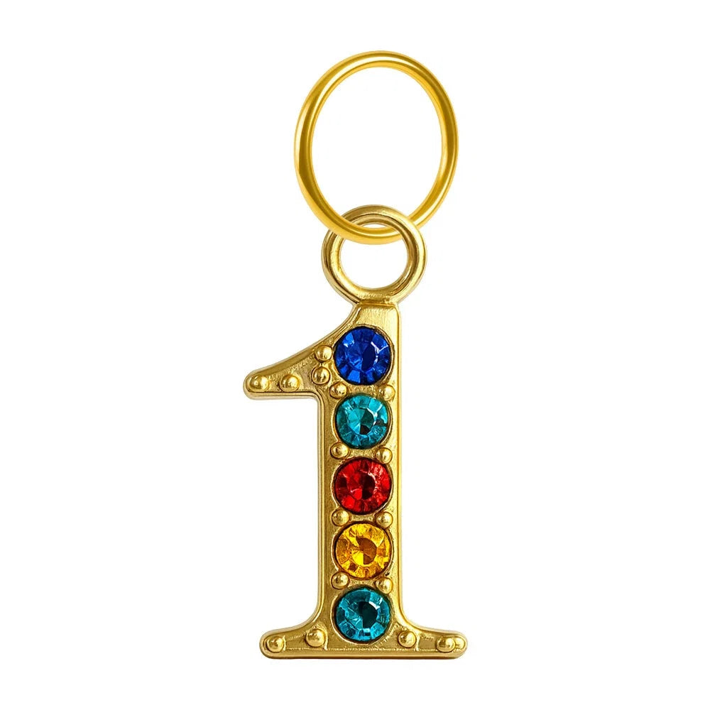 Charm colgante dorado de número 1 con circonitas de colores con aro de acero