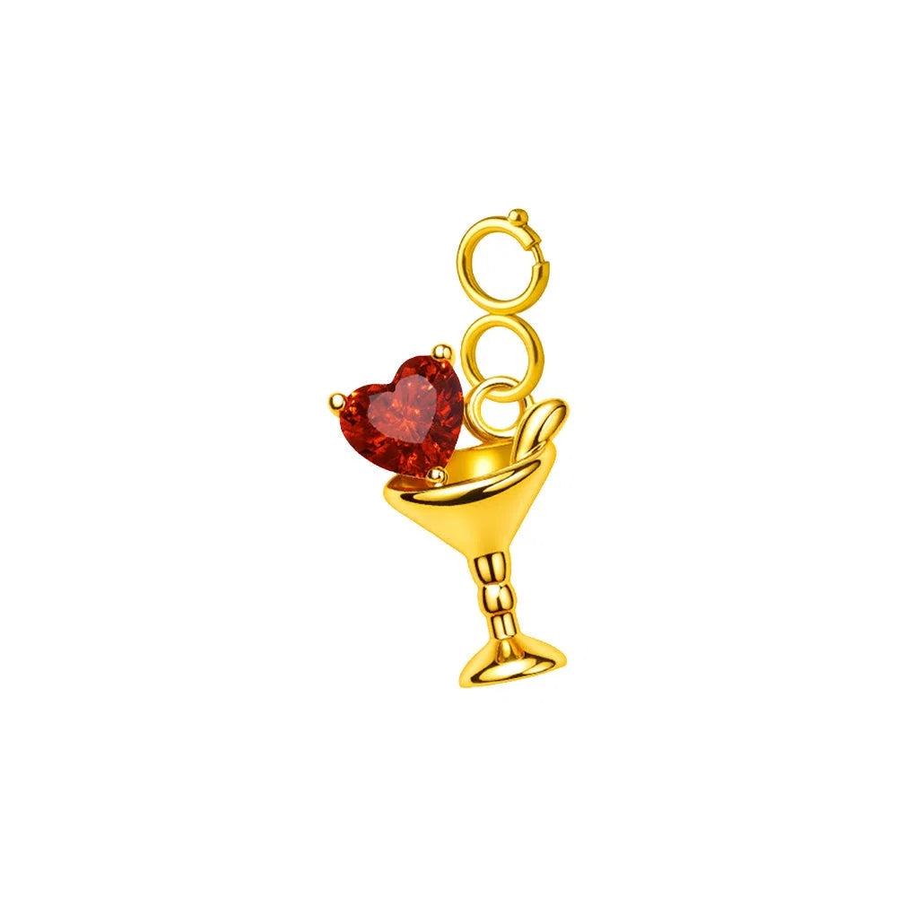 Charm colgante dorado de copa de cóctel con corazón rojo con cierre de acero