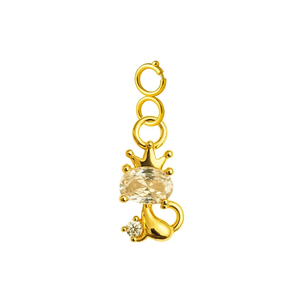 Charm colgante dorado de gato con corona y piedra ovalada con cierre de acero