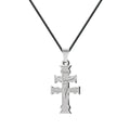 Colgante Cruz de Caravaca en acero inoxidable con figura de Cristo en relieve, inscripciones grabadas y cordón negro