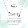 Collar con nombre Beatriz en acero inoxidable plateado resistente al agua joya viajera regalo para mujer aventurera.