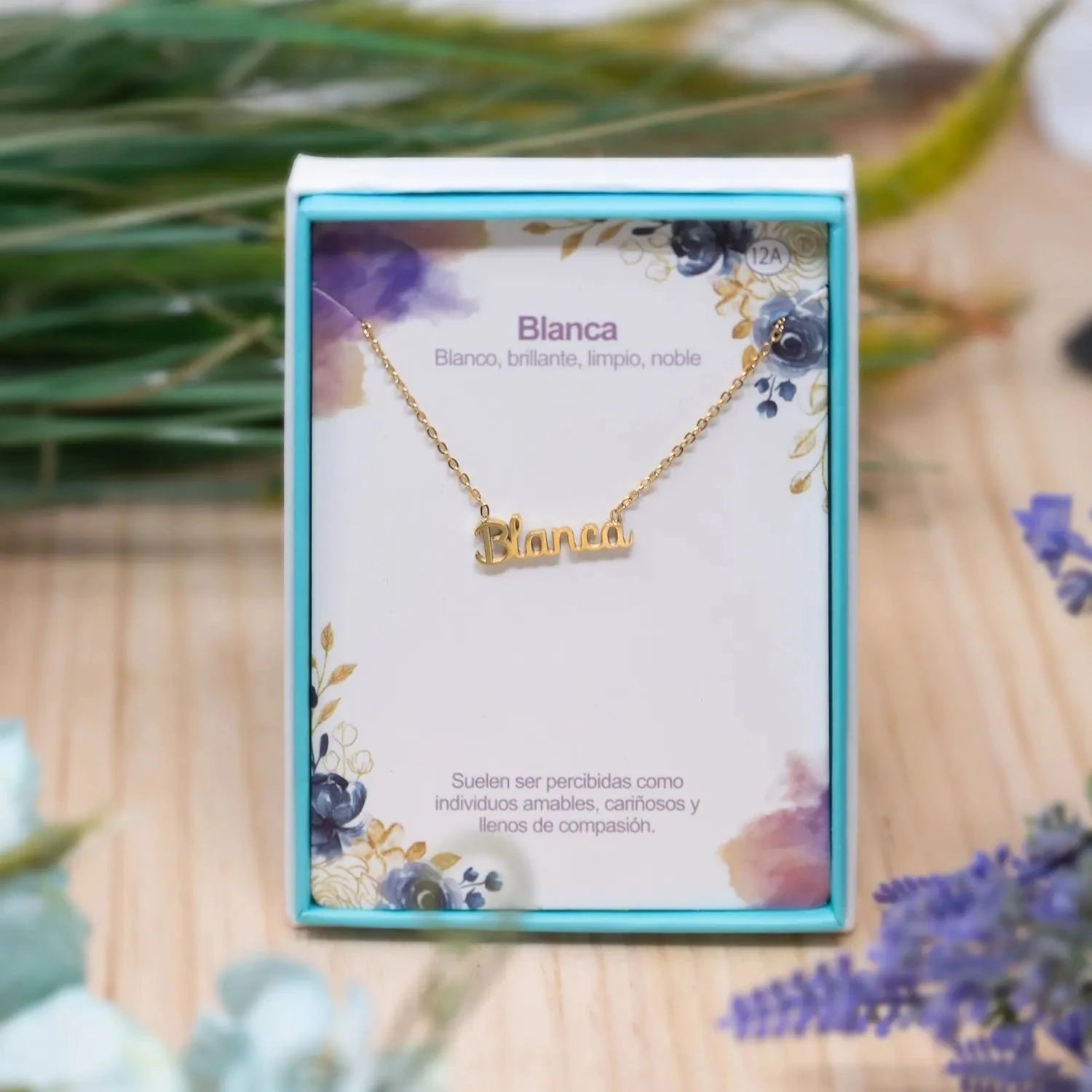 Collar Edición Nombre "blanca" - Pureza Y Resplandor Bañada en Oro 14K detalle