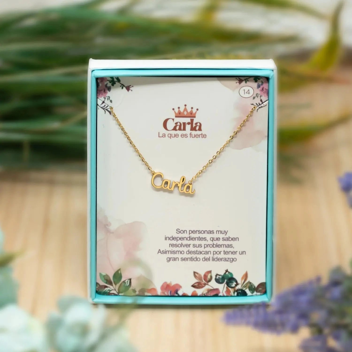 Collar Edición Nombre "carla" - Fuerza Y Libertad Bañada en Oro 14K detalle