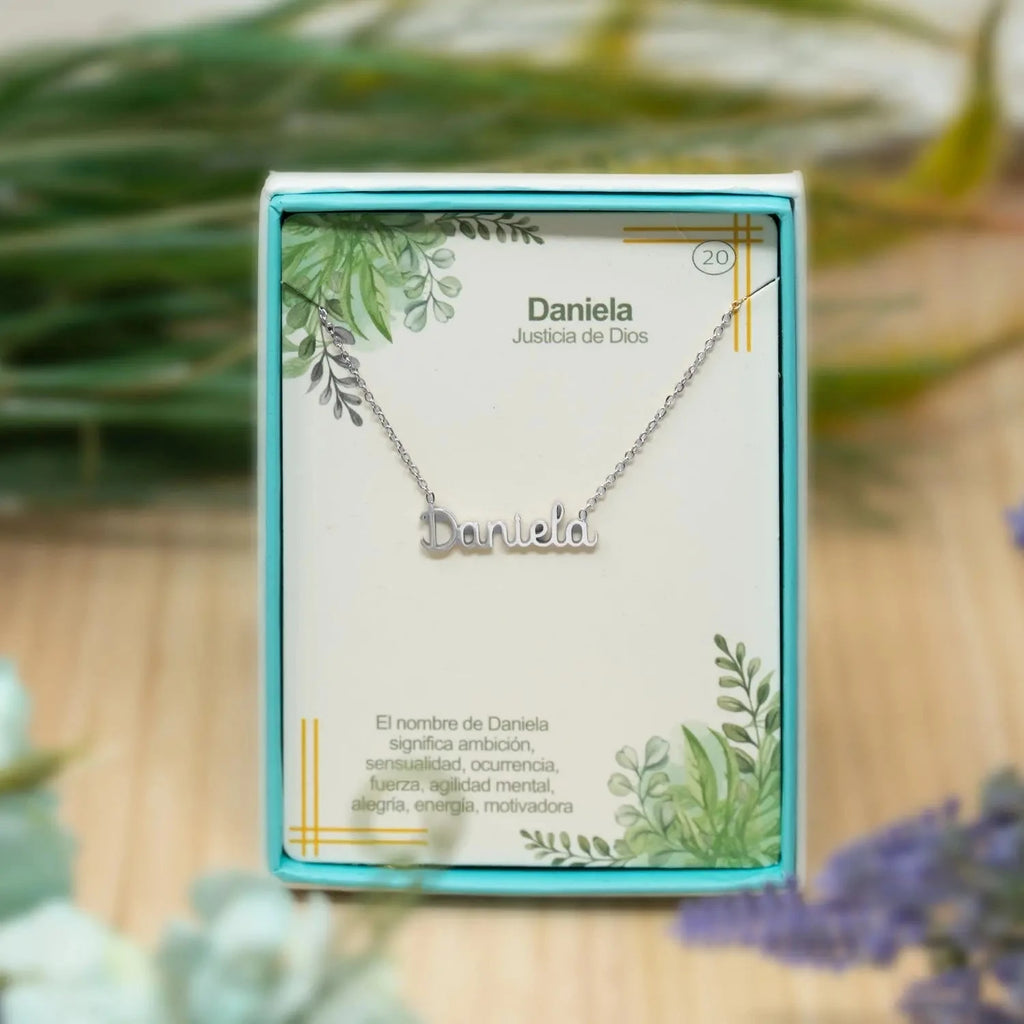 Collar Edición Nombre "daniela" - Acero Tono Plateado detalle