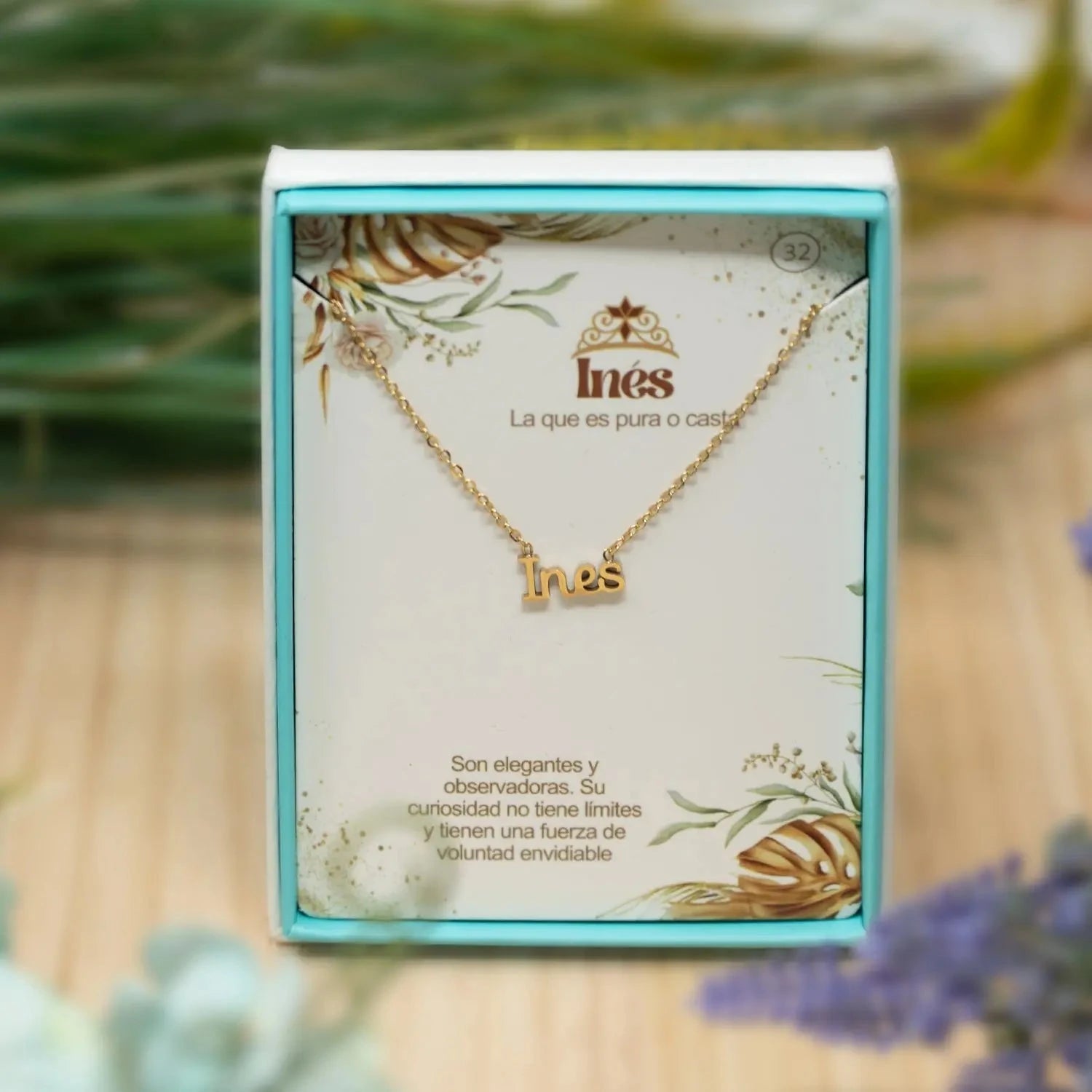 Collar Edición Nombre "inés" - la Elegancia de Lo Puro Bañada en Oro 14K detalle