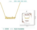 Collar dorado con nombre Alexandra escrito en inglés con X diseño elegante y acabado brillante