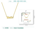Collar dorado con nombre Beth escrito en inglés diseño minimalista y acabado brillante
