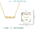 Collar dorado con nombre Chelsea escrito en inglés diseño moderno y acabado brillante