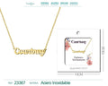 Collar dorado con nombre Courtney escrito en inglés diseño moderno y acabado brillante