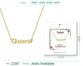 Collar dorado con nombre Grace escrito en inglés diseño elegante y acabado brillante