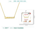 Collar dorado con nombre Lauren escrito en cursiva diseño elegante cosmopolita y acabado brillante