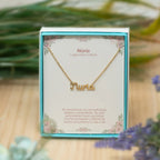 Collar Edición Nombre "nuria" - la Luz Que Guía Bañada en Oro 14K detalle