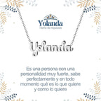 Collar con nombre Yolanda en acero inoxidable plateado diseño elegante resistente al agua regalo para mujer.