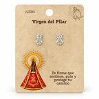 Par de pendientes Virgen del Pilar de color plateado sobre su tarjeta