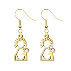 Pendientes largos de gancho con silueta calada de la Virgen del Pino en acero inoxidable dorado