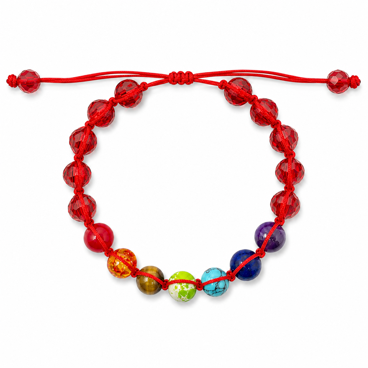 Pulsera de 7 chakras con hilo trenzado rojo sobre fondo blanco