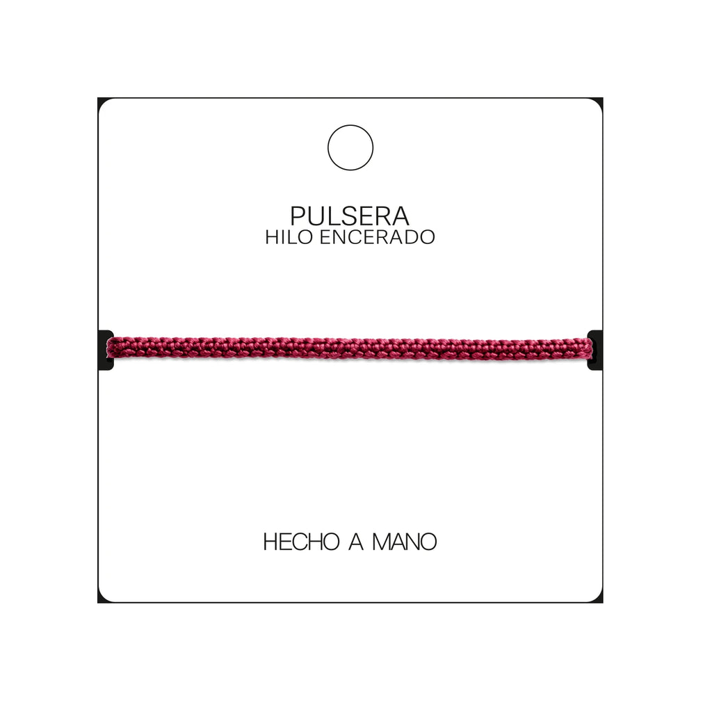 Pulsera Esencia Hilo Trenzado Granate Ajustable detalle